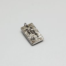 画像3: 職人が一文字づつ打刻する ハンドメイドのメッセージペンダント 12mm×20mm (3)